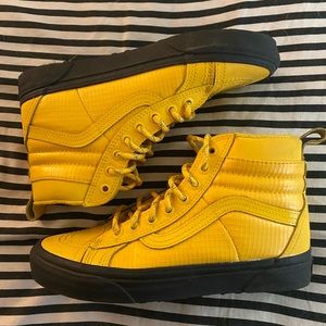 VANS Sk8-Hi 46 MTE DX 
All weather hi-top
Bright warm yellow
Black sole